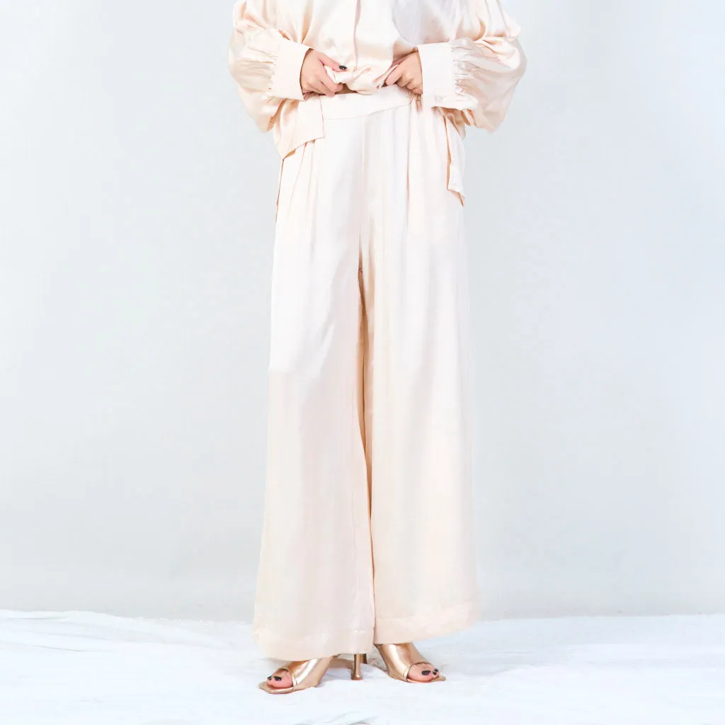 High-waist flowy pants wholesale