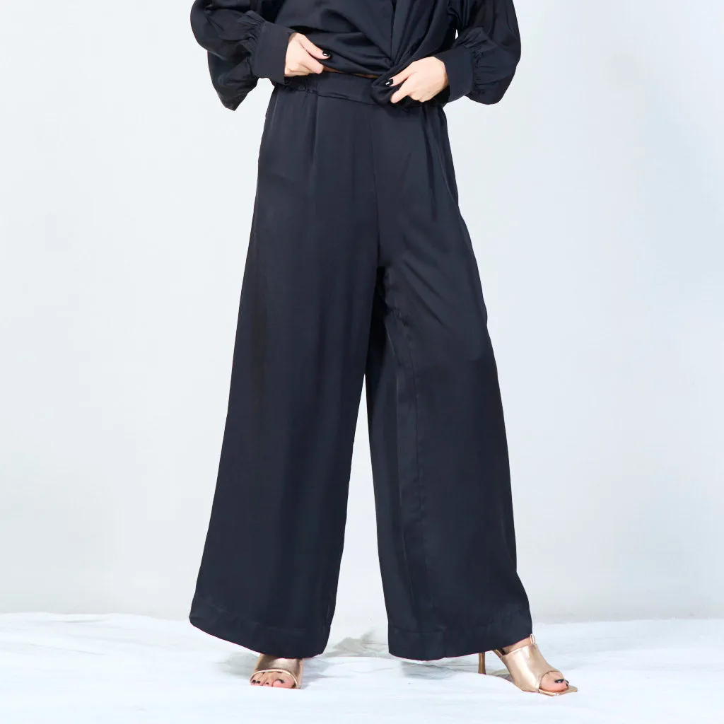 High-waist flowy pants wholesale