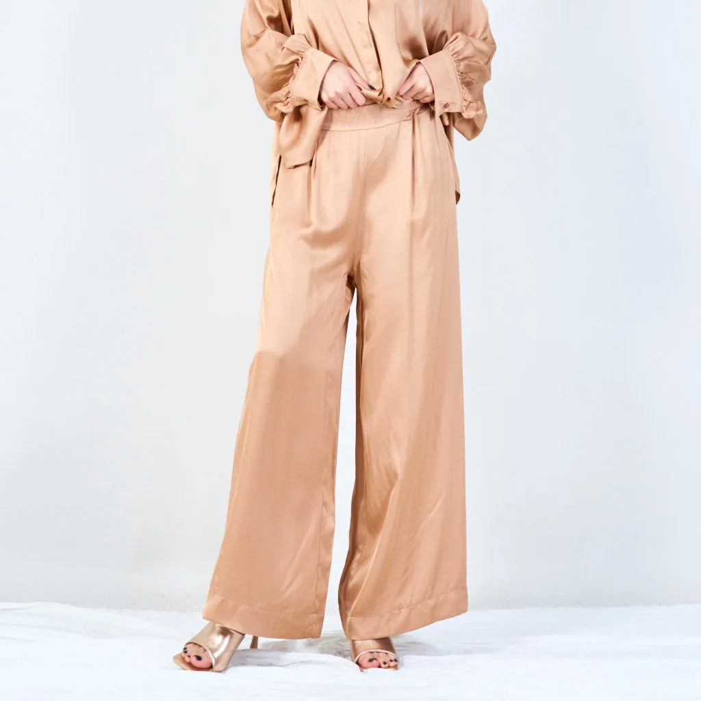 High-waist flowy pants wholesale