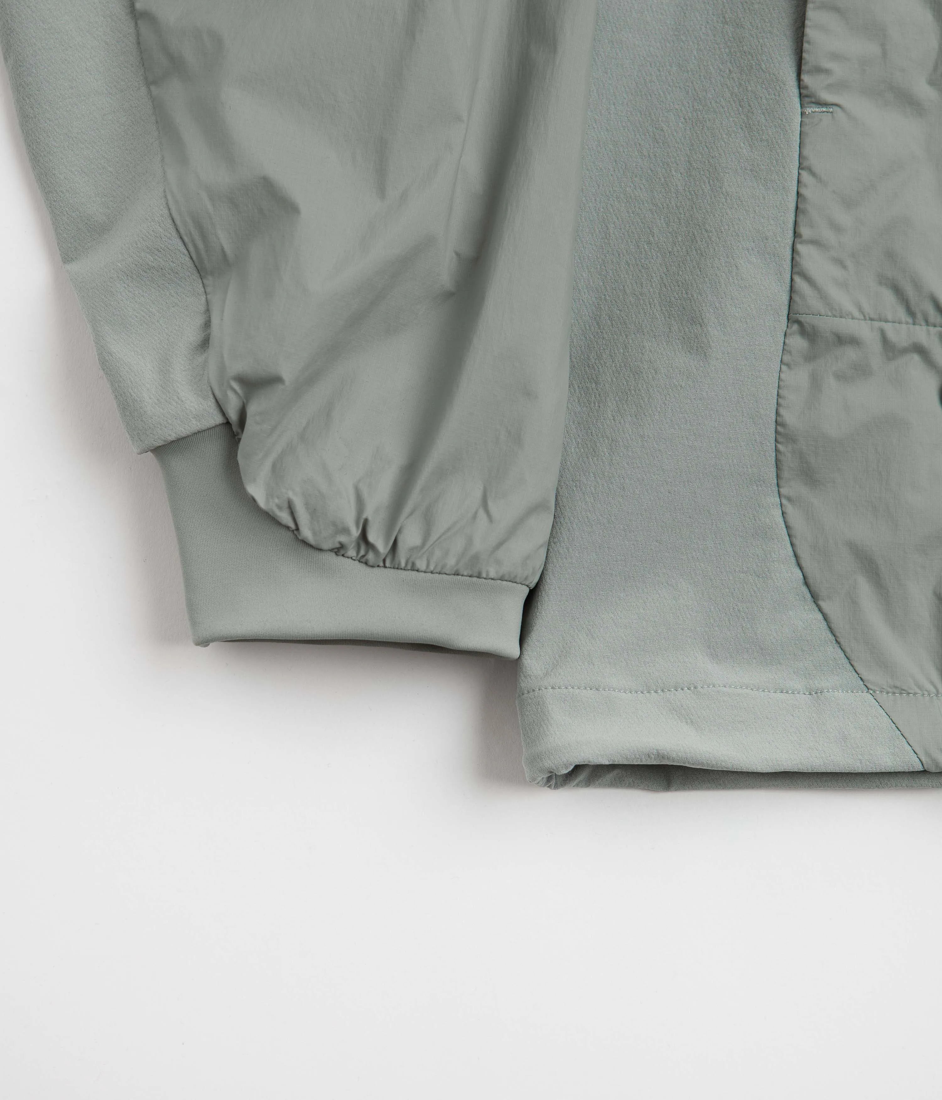Nike ACG Sierra Light Jacket - Mica Green / Light Silver / Summit White