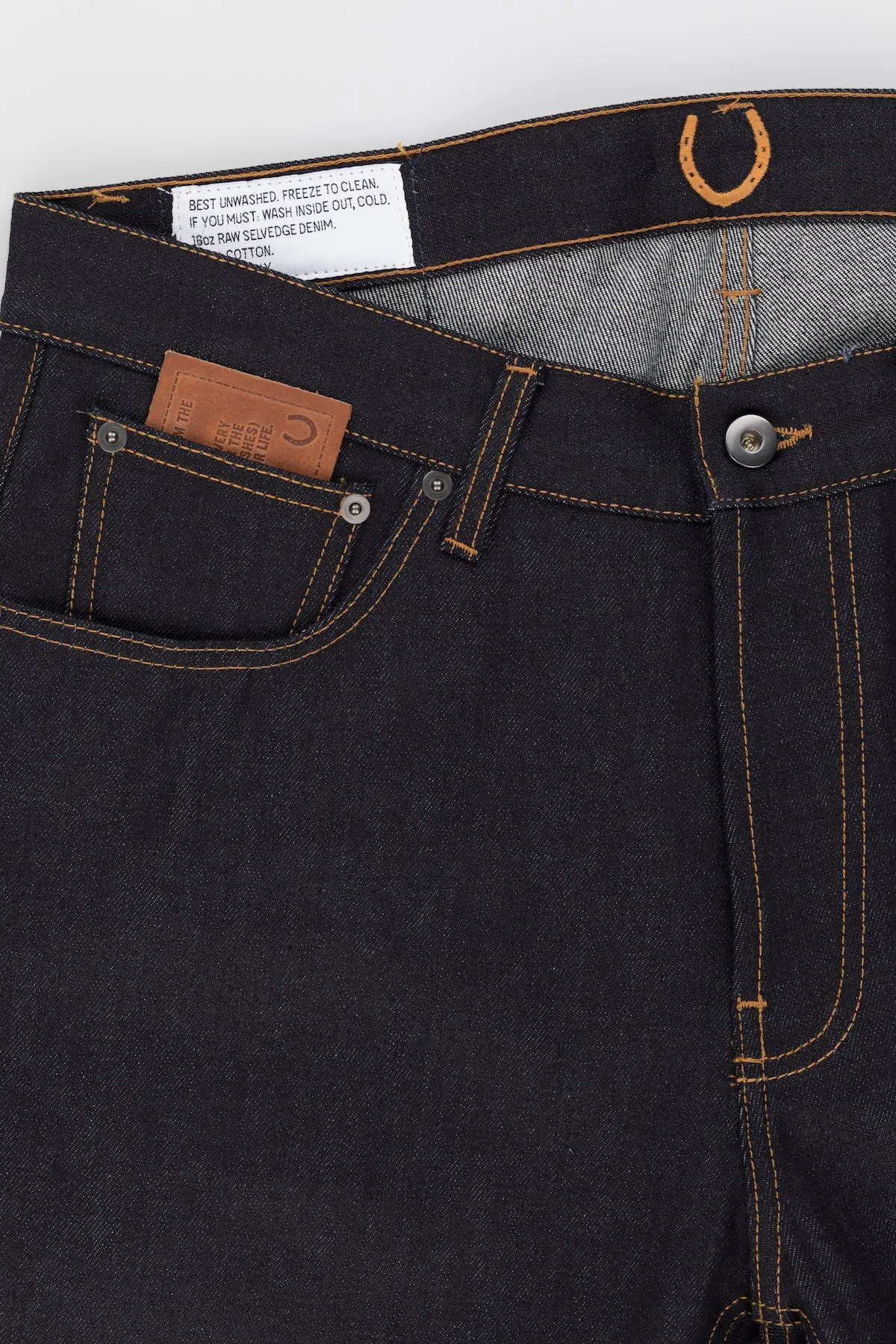 STRAIGHT JEANS